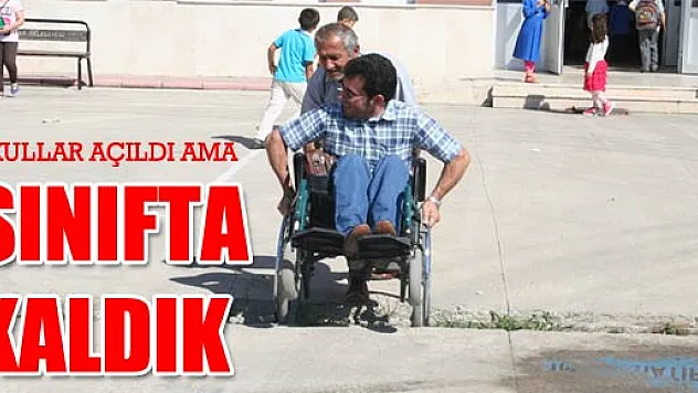 Deniz, 'Okullar açıldı ama yine sınıfta kaldık' dedi