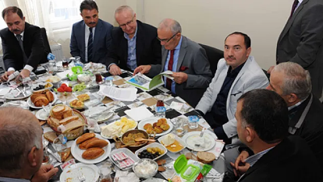 Başkan Yılmaz, Çiftlik Esnafı İle Buluştu