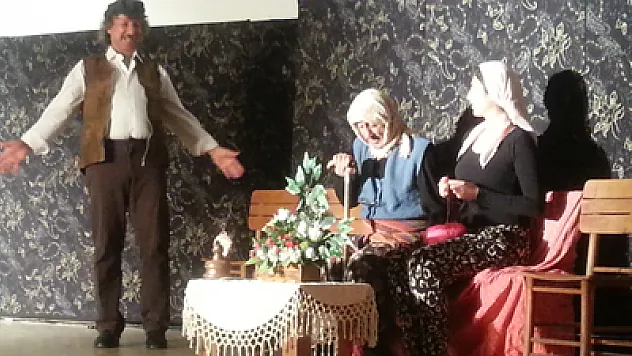 ADD' DEN TİYATRO GÖSTERİSİNE YOĞUN İLGİ