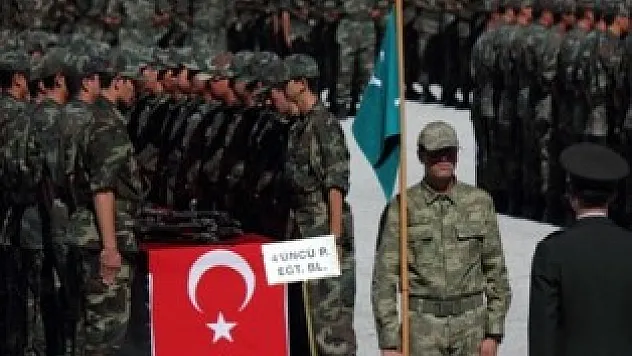 750 bin kaçak asker için düğmeye bastı