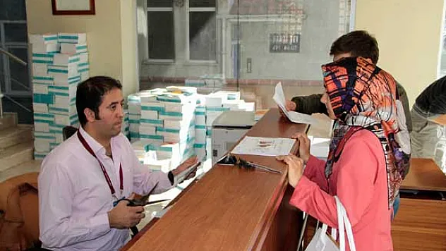 Samsun'da AÖF Kayıt Kuyruğu