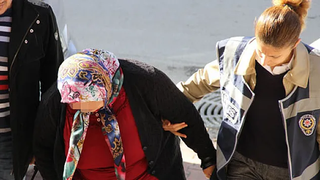 Elektrik-Su Parası Karşılığı Evinde Fuhuş Yaptırdı