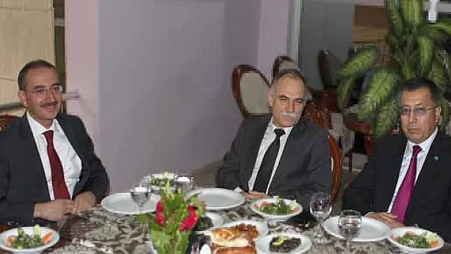 KAZAK BÜYÜKELÇİNİN ÇARŞAMBA ZİYARETİ