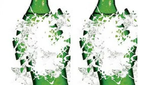 ŞİŞE BOMBA GİBİ PATLADI: 2 YARALI