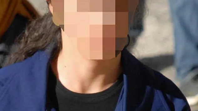 7 Ayrı Suçtan Aranan 14 Yaşındaki Kız Yakalandı