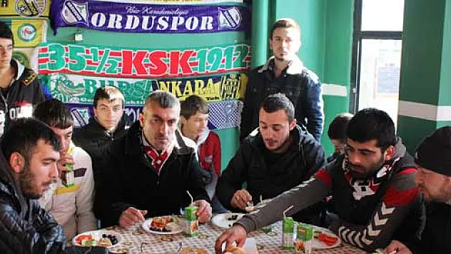 Çarşambaspor Taraftarı'ndan kahvaltı