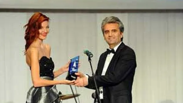 AKBAŞ AZERBAYCAN'DA YILIN DOKTORU SEÇİLDİ