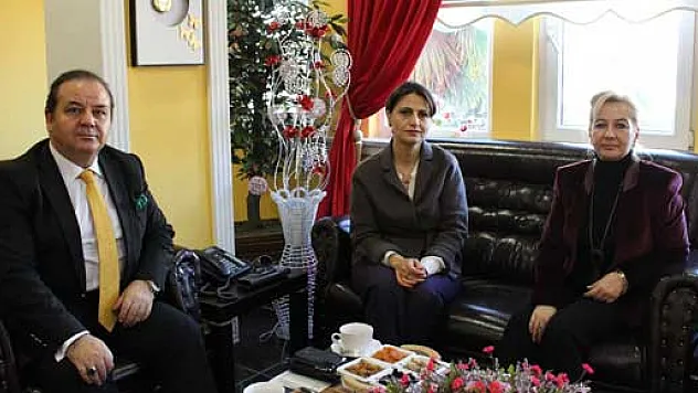 Hülya Aksoy'dan Kaymakam Yıldız ve eşine Ziyaret