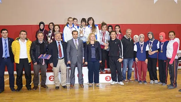 ALİ FUAT BAŞGİL ANADOLU LİSESİ TÜRKİYE GRUP FİNALLERİ'NDE