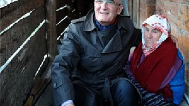 Şemsi Teyze'den Başkan Yılmaz'a 'Başarı' Duası