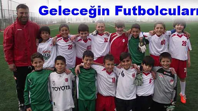 Akay, 'Geleceğin futbolcularına eğitim devam ediyor'