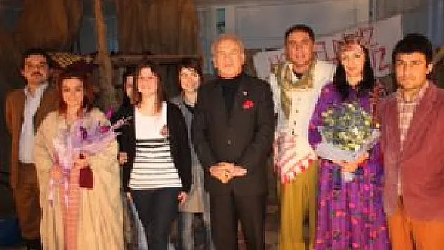Yakakent'te tiyatro keyfi