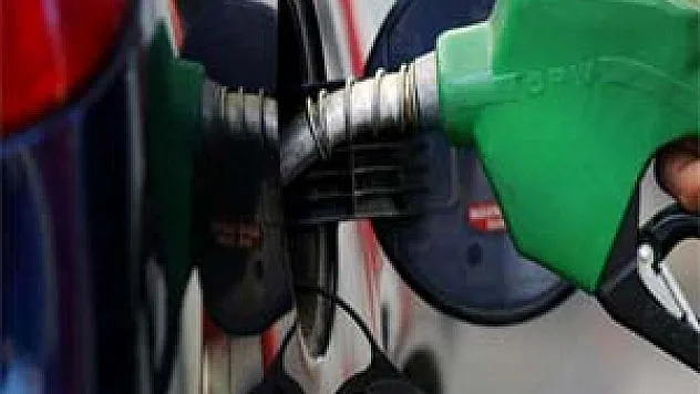 Benzin ve motorine indirim mi geliyor