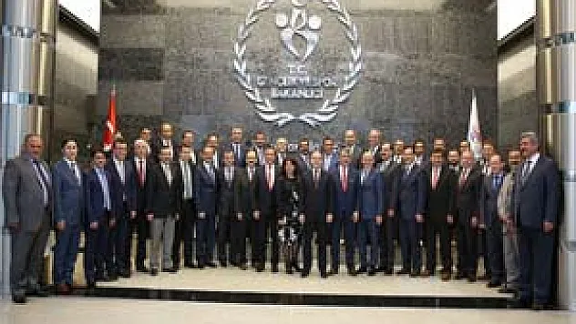 BAKAN KILIÇ: ' YAPTIKLARIMIZ, YAPACAKLARIMIZIN TEMİNATIDIR'