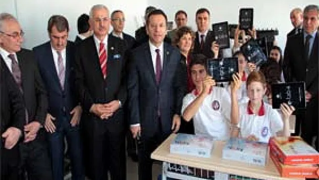 Samsun'da 839 Tablet Dağıtıldı