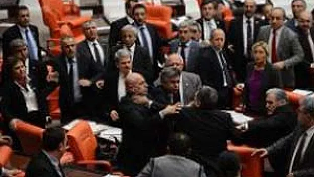 TBMM Genel Kurulu'nda Kavga