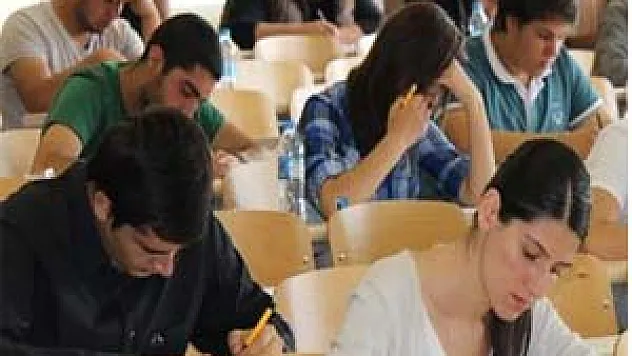 Üniversite sınavına girecek adaylara burs imkanı