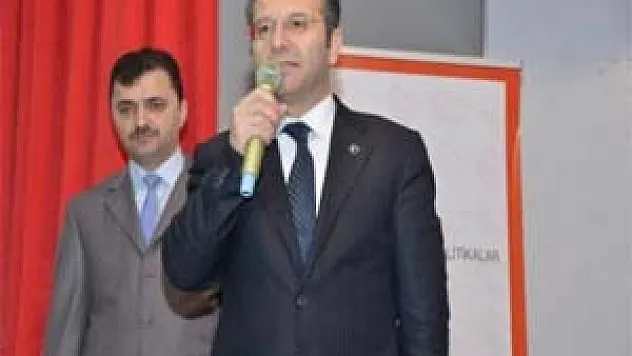 Vali, Kız Çocuklarının Programına Katıldı