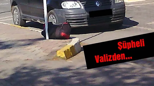 Şüpheli valizden elbise çıktı.