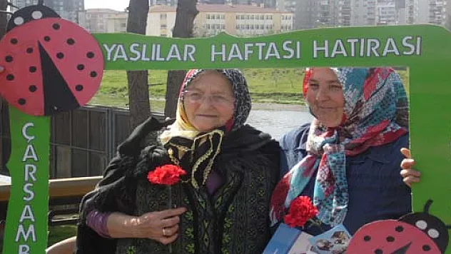 Gençlik Merkezi 'Yaşlılar Haftası'nı' Kutladı