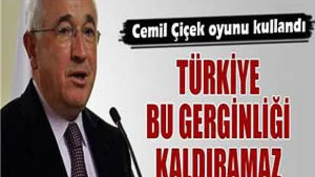 Cemil Çiçek, oyunu Gölbaşı Şahin Sevin İlköğretim Okulu'nda kullandı