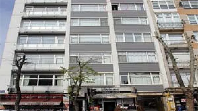 5. KATIN PENCERESİNDEN ATLAYAN GENÇ KIZ ÖLDÜ