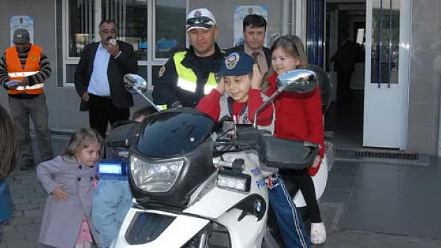 Minikler Emniyet'i güldürdü…