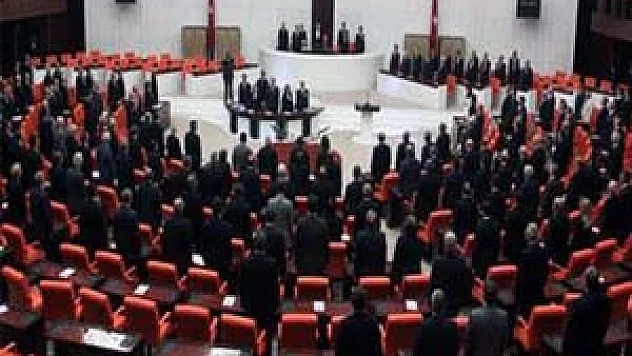 4 eski bakan ile ilgili soruşturma haftaya kaldı