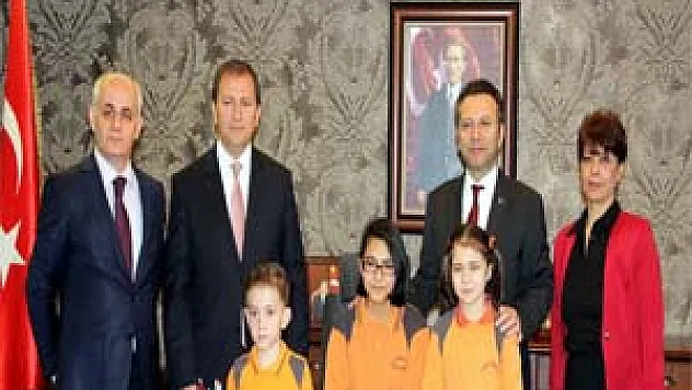 Vali Aksoy, Koltuğu Devretti