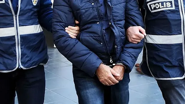 29'u kırmızı bültenle aranan 76 firari suçlu Türkiye'ye iade edildi