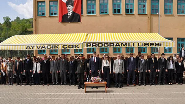 Ayvacık' ta 23 Nisan törenleri