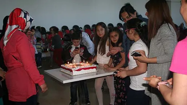 Gençlik Merkezi Anneler Günü'nü Unutmadı