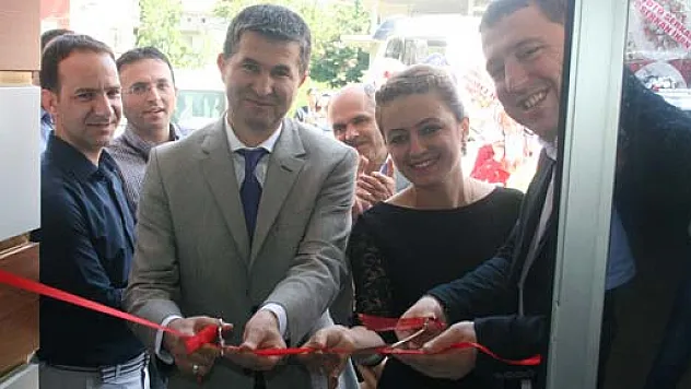 Yasemin Kuaför hizmete açıldı