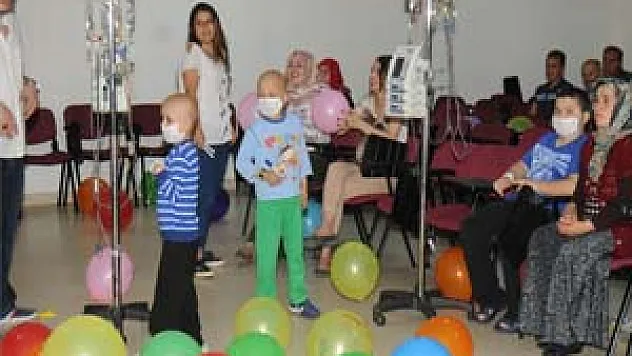 OMÜ'de Lösemili Çocuklara Moral Eğlencesi