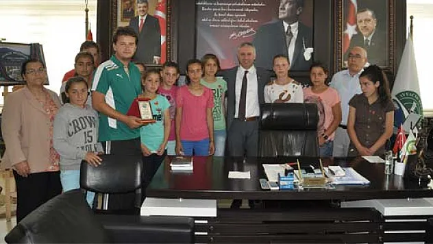 Gönüllerin Şampiyonundan Başkan Belur'a ziyaret