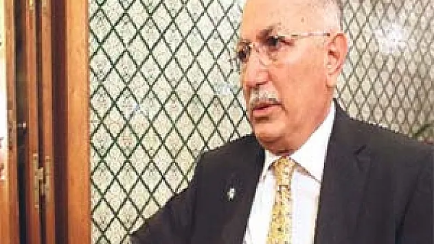 EKMELEDDİN İHSANOĞLU'NDAN ÇATI AÇIKLAMASI