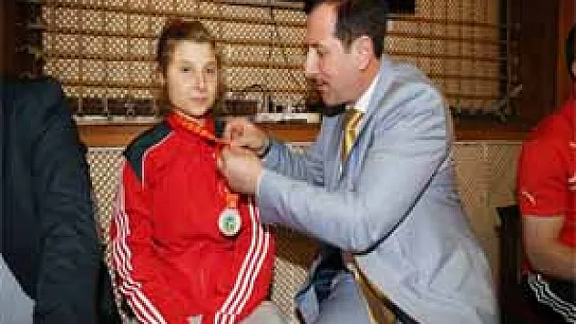 ŞAMPİYON İLKADIM'DA