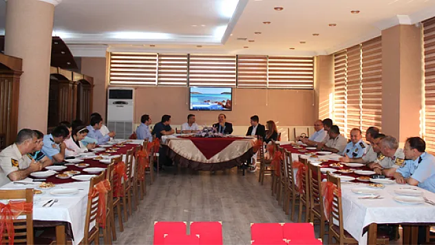 HAKİM VE SAVCILARA UĞURLAMA TÖRENİ DÜZENLENDİ...