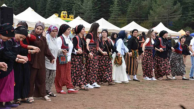 3 günlük şenlikte horon teperek doyasıya eğlendi