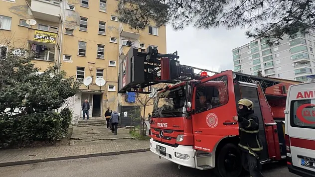 3 Kişi dumandan Etkilendi: Evde yangın çıktı