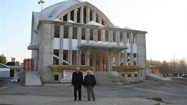 Yunus Emre Camii Hayırseverleri bekliyor