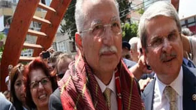 İhsanoğlu: 'Çankaya devletin sigortasıdır'