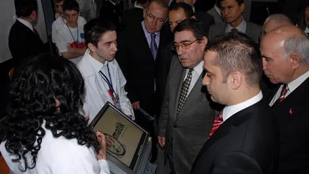 Öğrencilerden seçim öncesi müthiş buluş