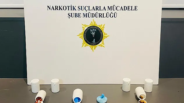 307 sentetik ecza hapı ele geçirildi