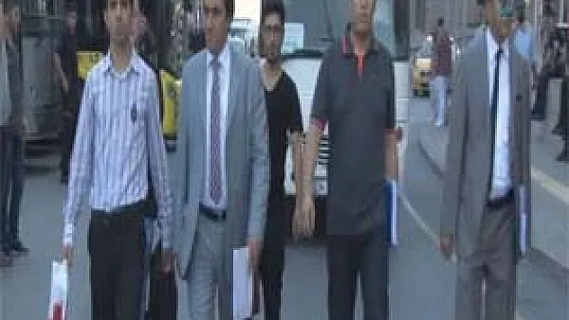 Paralel yapı soruşturmasında 4 polis daha teslim oldu