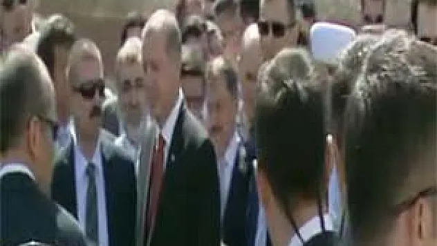 Erdoğan ve Davutoğlu cuma namazını aynı camide kıldı