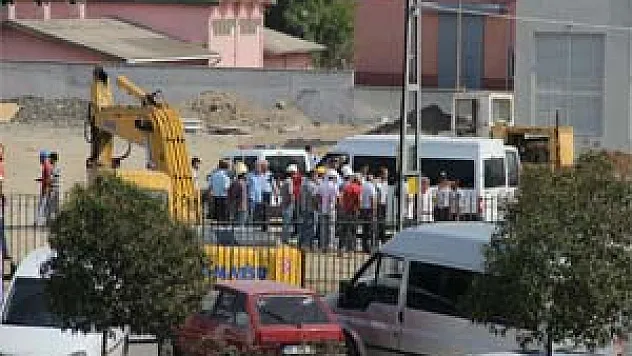 Otel İnşaatında İşçiler Arasında Kavga: 2 Yaralı