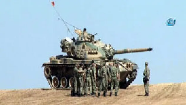 Kara Kuvvetleri Komutanı Orgeneral Akar sınırda