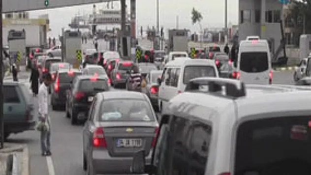 Tatilciler dönüşe erken başladı