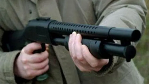 Akrabalar silahlara davrandı: 2 yaralı